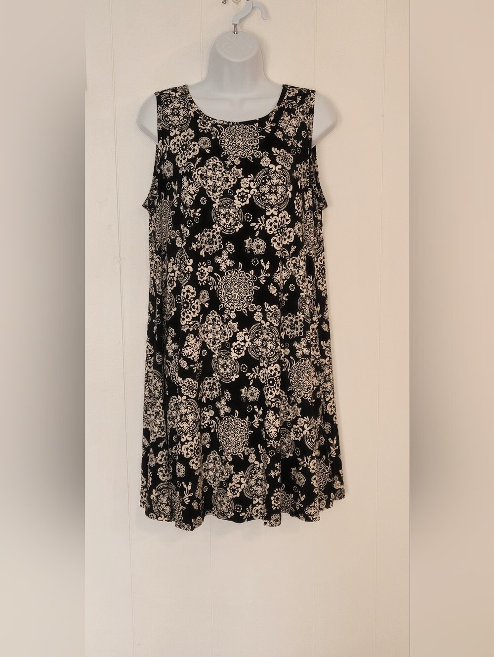 croft & barrow Black and White Floral Midi Dress